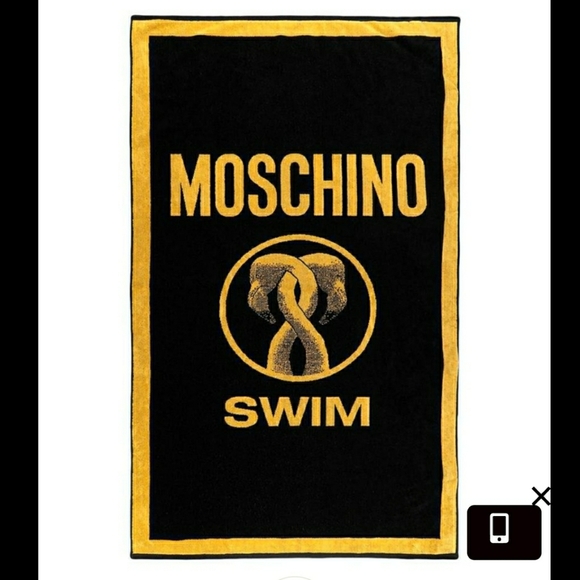 🆕️ 💯% Authentic MOSCHINO Flamingo Beach Blanket - Picture 3 of 4